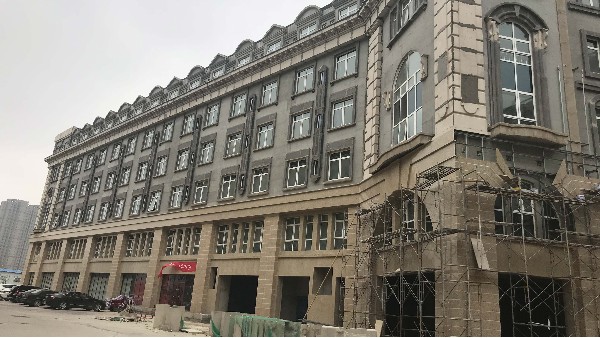 外墻真石漆與普通涂料所用外墻膩?zhàn)樱惺裁磪^(qū)別？